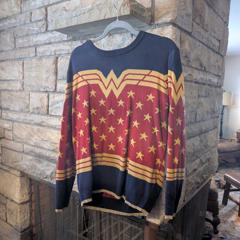 Wonder Woman Star Pattern Sweater - Red and Blue Medium